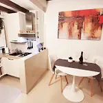 New Street House Daire Parma