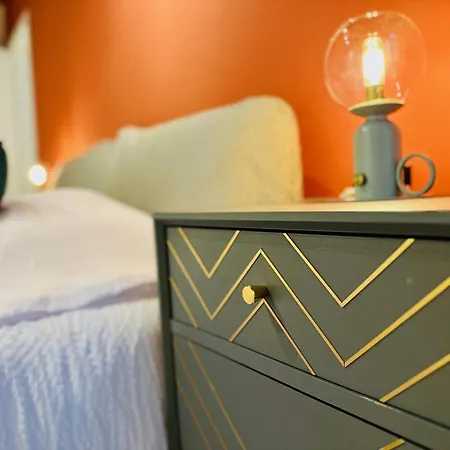 New Street House Apartment *