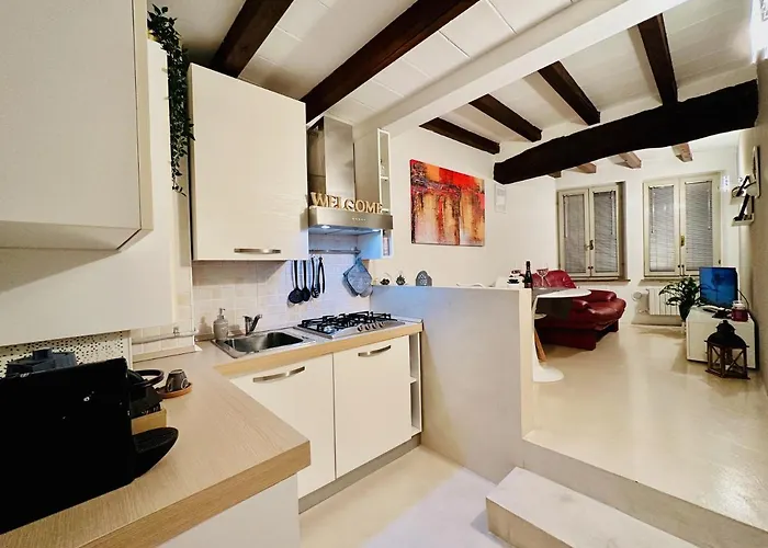 New Street House Apartment *